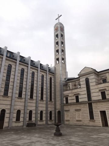 CatholicChurch008.jpg