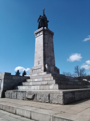 PametnikSavArmia001.jpg